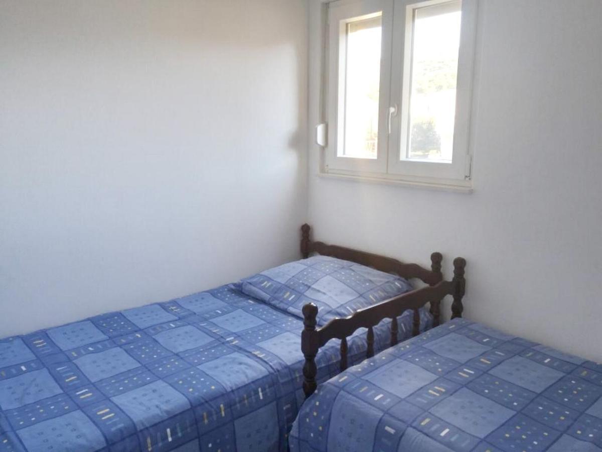 Apartments And Room Lotus ตรีบูนย์ ภายนอก รูปภาพ